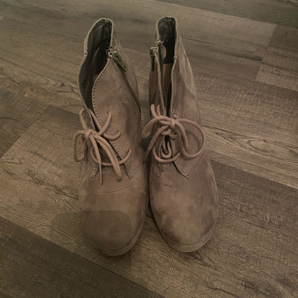 Wedge bootie